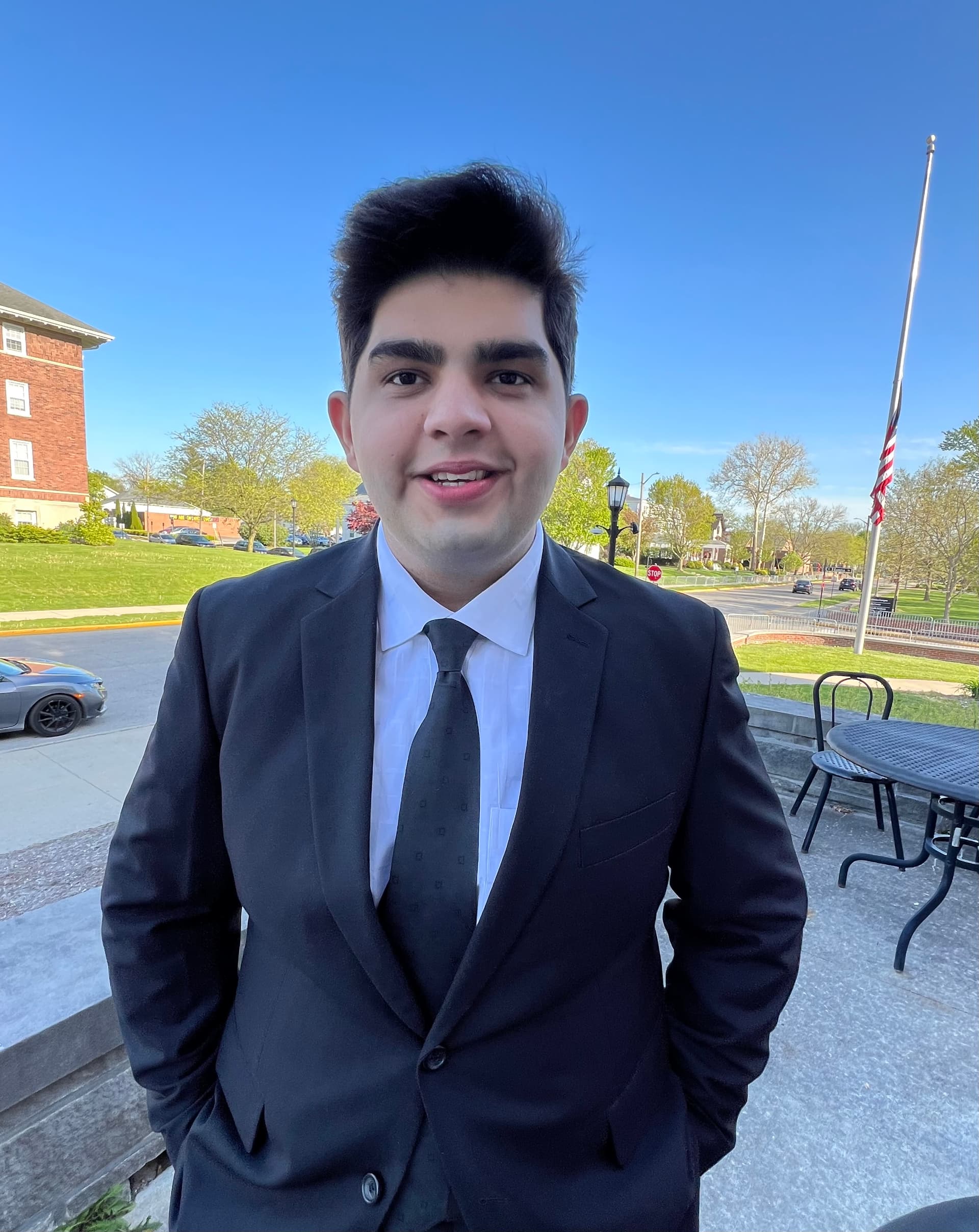 Moeez Malik — Business Analyst